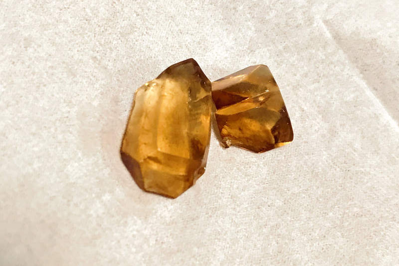 廚房驚見《放了20年的醬油結晶》跟其他礦石放在一起也毫無違和感ww 廚房驚見《放了20年的醬油結晶》跟其他礦石放在一起也毫無違和感ww