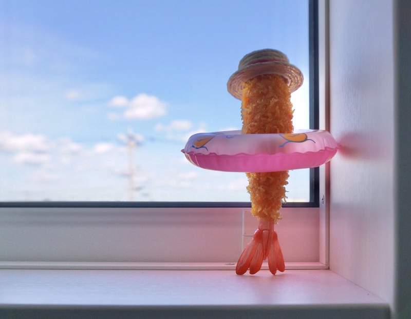 《想去海邊的炸蝦》望著窗外哀怨又可愛的背影意外湧入20萬網友按讚