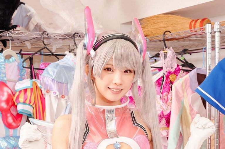人氣coser《えなこ五歲的樣子》接受節目專訪讓觀眾看到更多私底下的她