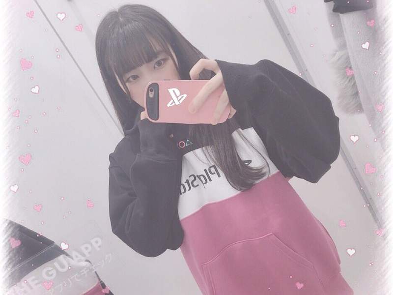 是正妹都愛《GU的PlayStation聯名帽T》我都不好意思跟大家說我OX連打超強XD 是正妹都愛《GU的PlayStation聯名帽T》我都不好意思跟大家說我OX連打超強XD