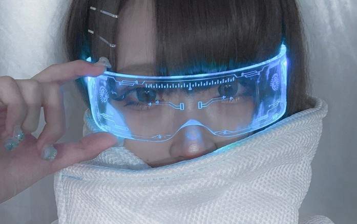 《Cyber​​炫光護目鏡》超帶感電子特效讓你出門瞎趴眾人
