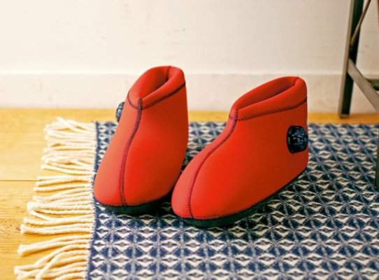 冰冷退散《熱水袋熱腳鞋》傳統感十足的同時也能好好溫暖你