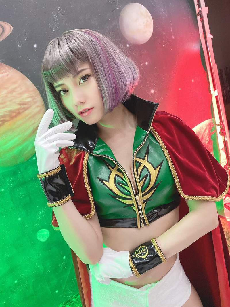 短髮俏麗吉翁妹《蜷川實花x桃月梨子》搭配最新漫畫連載的寫真新造型 短髮俏麗吉翁妹《蜷川實花x桃月梨子》搭配最新漫畫連載的寫真新造型