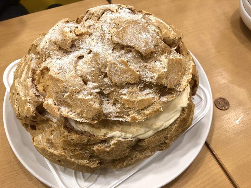 重達2公斤《巨大軍艦泡芙》人生活到現在才驚覺10圓硬幣這麼小一顆ww 重達2公斤《巨大軍艦泡芙》人生活到現在才驚覺10圓硬幣這麼小一顆ww