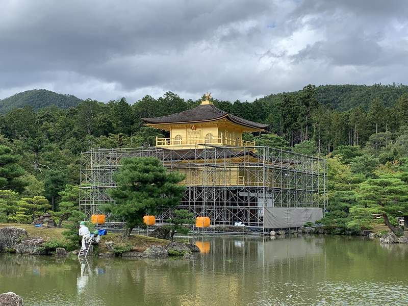 《金閣寺》施工中的拍照對策 為了特地前來的遊客竟然用這種方法讓金閣寺入鏡ww 《金閣寺》施工中的拍照對策 為了特地前來的遊客竟然用這種方法讓金閣寺入鏡ww