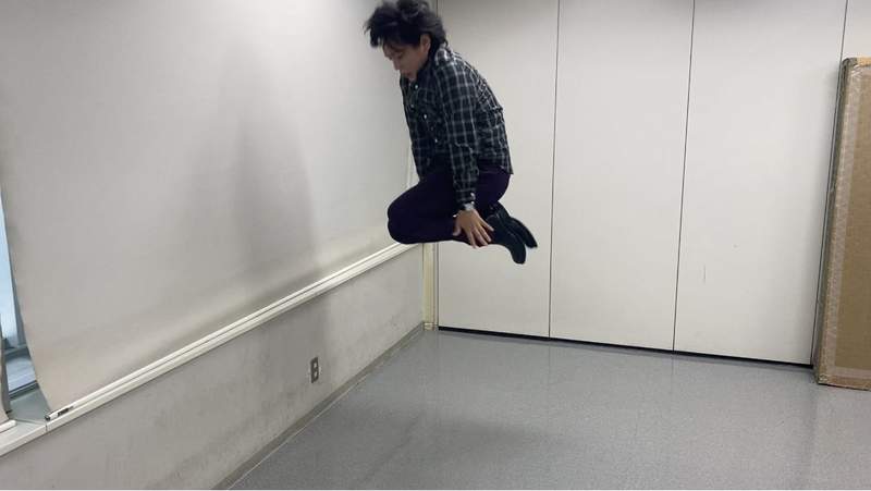 推特突然開始的《松陰寺P圖大賽》諧星飄浮空中的搞笑瞬間意外成為熱門PS素材...