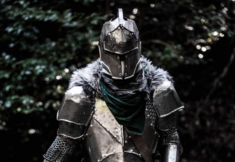 認真製作《用鐵絲做成的鎖子甲》一件3公斤穿著走感覺都瘦了 認真製作《用鐵絲做成的鎖子甲》一件3公斤穿著走感覺都瘦了