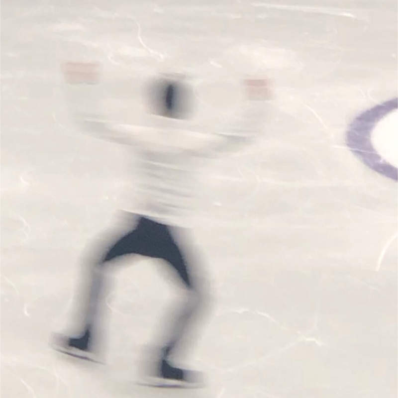 《羽生結弦的失敗照大賽》Yuzu場上的精彩演技，粉絲場邊捕捉卻拍到這樣ww