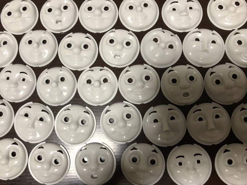 超絕詭異《湯瑪士火車糖蓋》心理陰影的面積不斷增加中...