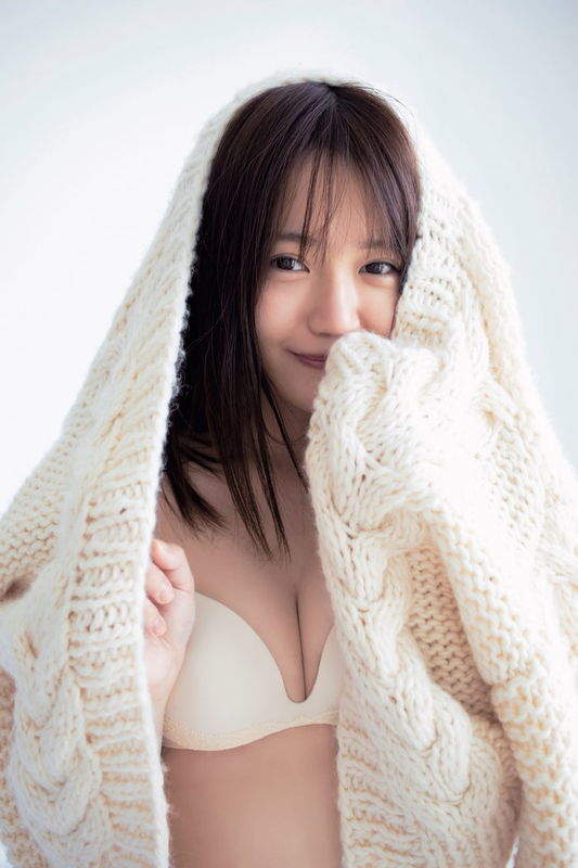 人氣美少女聲優《尾崎由香》睽違兩年的第二本寫真集推出