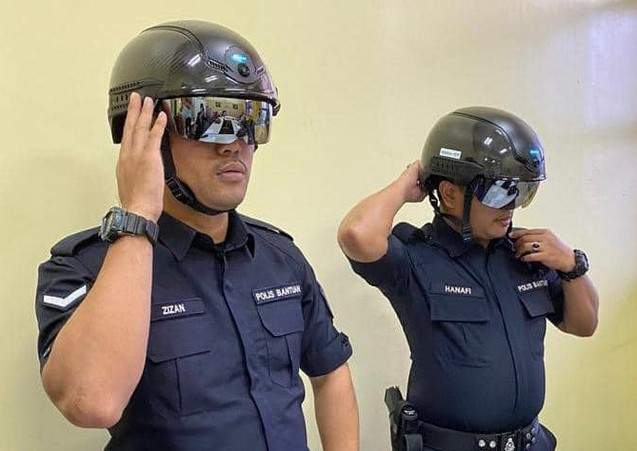 防疫新創意《新冠病毒檢測頭盔》可以檢查體溫的高科技帥氣裝備 防疫新創意《新冠病毒檢測頭盔》可以檢查體溫的高科技帥氣裝備