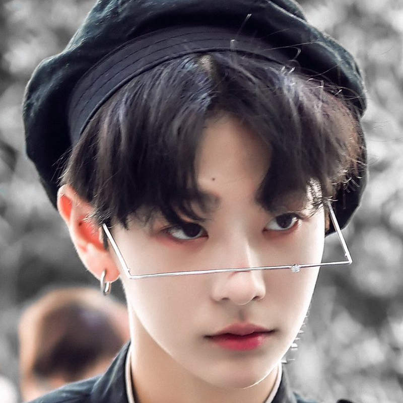 推民疑問《看起來像鏡框的棒子》乍看像眼鏡又只有一半的飾品引發推理論戰...