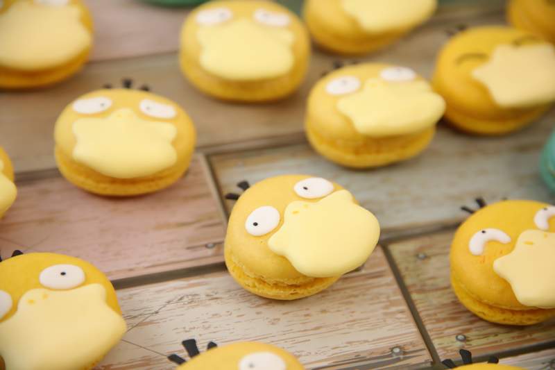 超萌寶可夢甜點《可達鴨馬卡龍》這麼可愛怎麼吃得下去啊 超萌寶可夢甜點《可達鴨馬卡龍》這麼可愛怎麼吃得下去啊