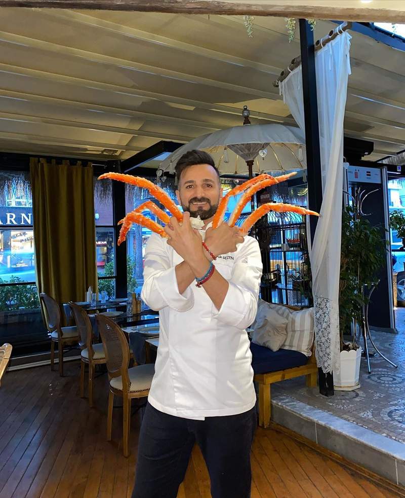 帥哥海鮮大廚《Faruk Gezen》一道美味料理就是這麼簡單粗暴