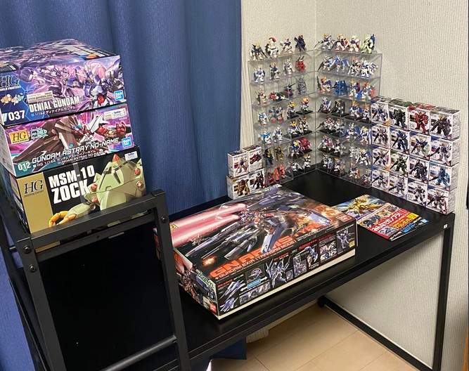 置身在天堂《睡在充滿模型的房間裡》張開眼睛全都是鋼普拉，真的是做夢都會笑