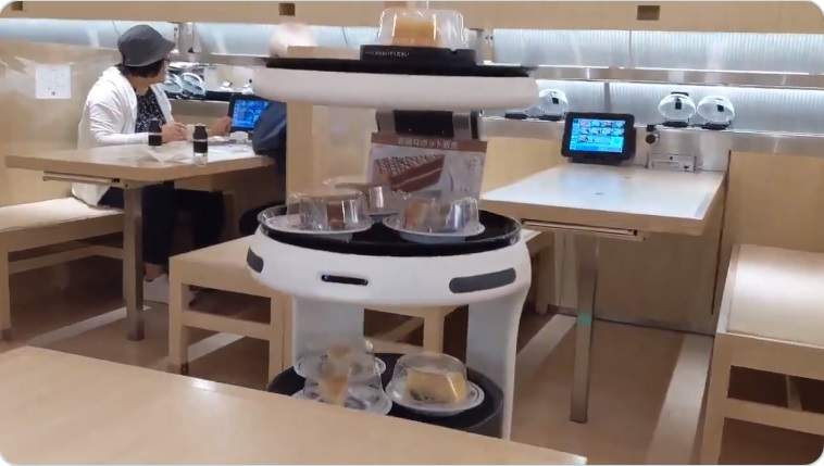 《藏壽司》店內出現機器人的甜點販賣　肺炎疫情之下送餐機器人更為活躍