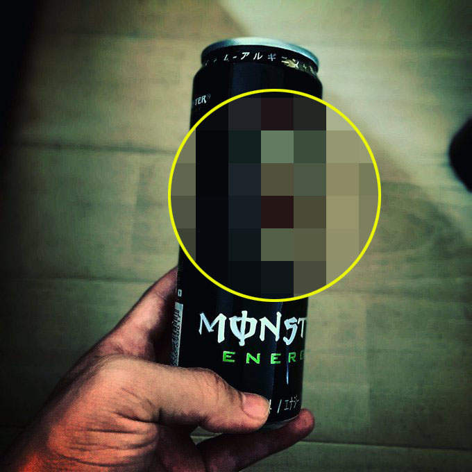 嚇一跳《怪物能量飲料真的有怪物》黏土製作達人恐怖又逼真的魔改製作