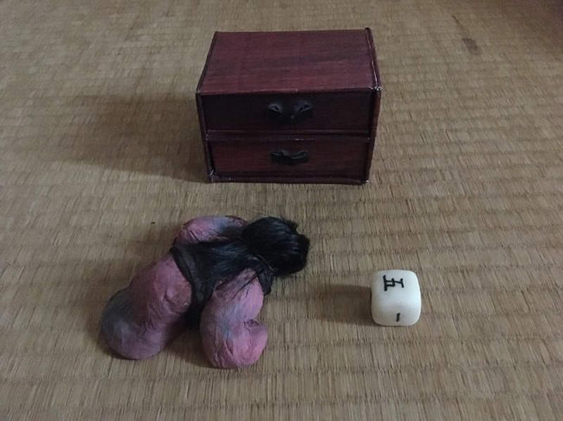 恐怖桌遊《收集指甲》只讓人聯想到詛咒道具的指甲+人形，遊戲背景竟然是真實故事？