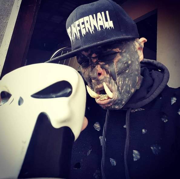 《巴西半獸人》15歲刺青35歲肉體改造,他追尋著自由與自己理想中的樣子  《巴西半獸人》15歲刺青35歲肉體改造,他追尋著自由與自己理想中的樣子