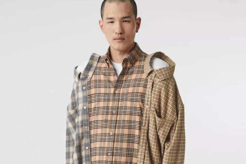 三頭人必見(?)《三頭襯衫》從此多的頭也不用擔心領口不夠你套(咦) 三頭人必見(?)《三頭襯衫》從此多的頭也不用擔心領口不夠你套(咦)