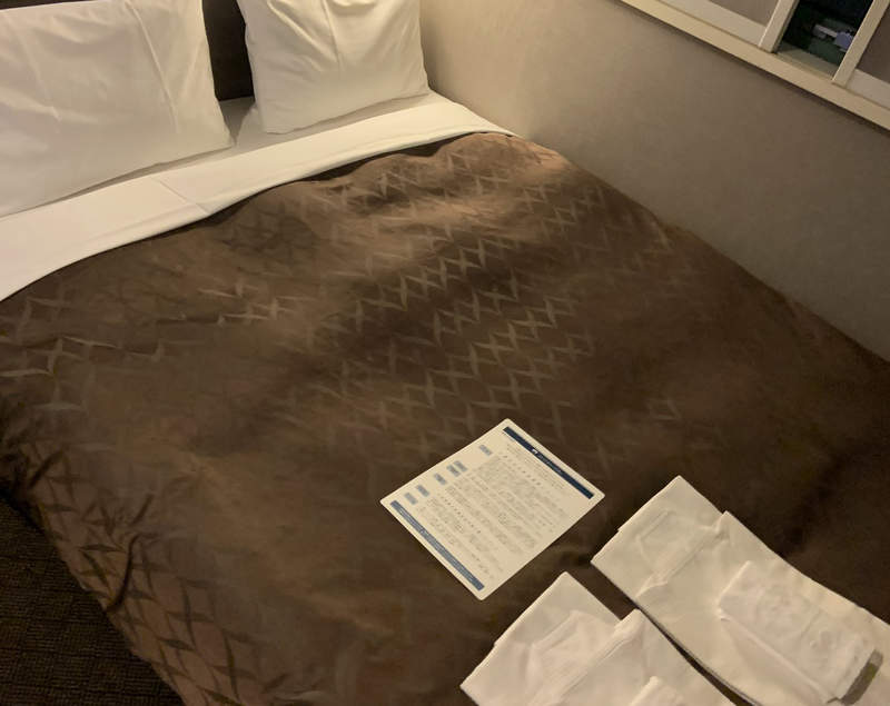 《搞不懂飯店房型的人》交給朋友訂雙人房卻訂到雙人床 兩位宅宅同床共寢氣炸了 《搞不懂飯店房型的人》交給朋友訂雙人房卻訂到雙人床 兩位宅宅同床共寢氣炸了