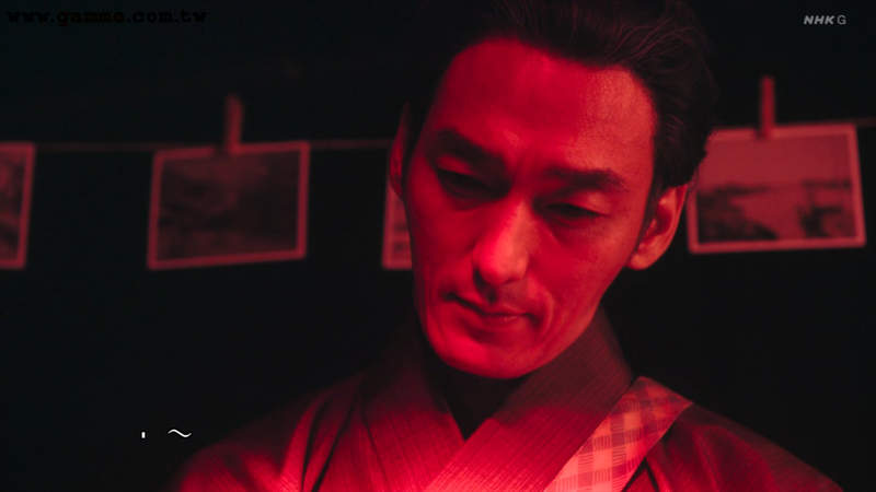 《日劇點出年輕人不懂暗房問題》他在進行某種恐怖儀式嗎？知道的人都是從哪裡知道的？