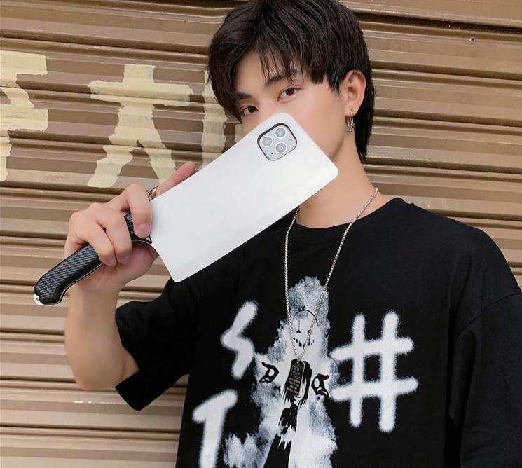 霸氣外漏《菜刀手機殼》凶器型宅小物帶出門馬上被警察帶走(喔咿喔咿) 霸氣外漏《菜刀手機殼》凶器型宅小物帶出門馬上被警察帶走(喔咿喔咿)