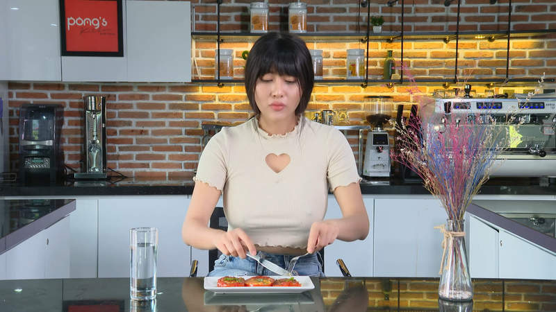 宅宅小廚房《番茄佐料煎蛋》影片教學多個特寫鏡頭讓你重點不漏接 宅宅小廚房《番茄佐料煎蛋》影片教學多個特寫鏡頭讓你重點不漏接