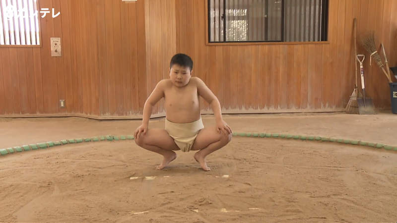 只有一人比賽的《空氣相撲》考驗真實度贏了還有獎牌可以拿