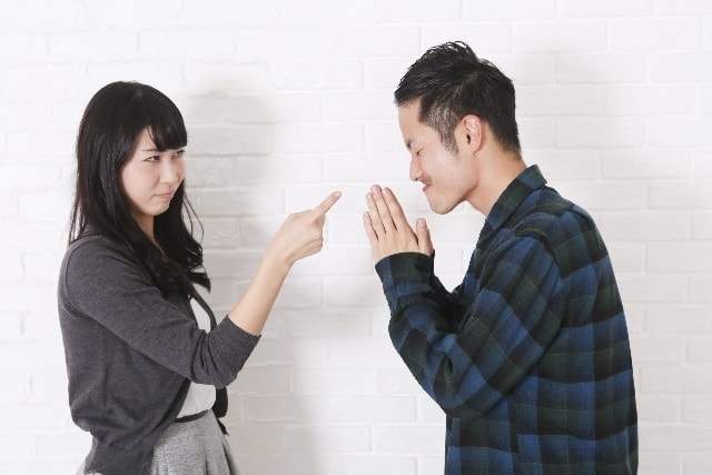 網友分享《結婚前要先確認的價值觀》我只穿一條內褲在客廳晃,不知道未來的老婆在不在意這件事 網友分享《結婚前要先確認的價值觀》我只穿一條內褲在客廳晃,不知道未來的老婆在不在意這件事