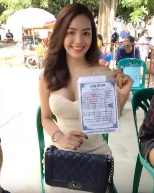美眉泰正點《泰國徵兵現場》這麼漂亮的女孩在這裡保證是男孩子 美眉泰正點《泰國徵兵現場》這麼漂亮的女孩在這裡保證是男孩子