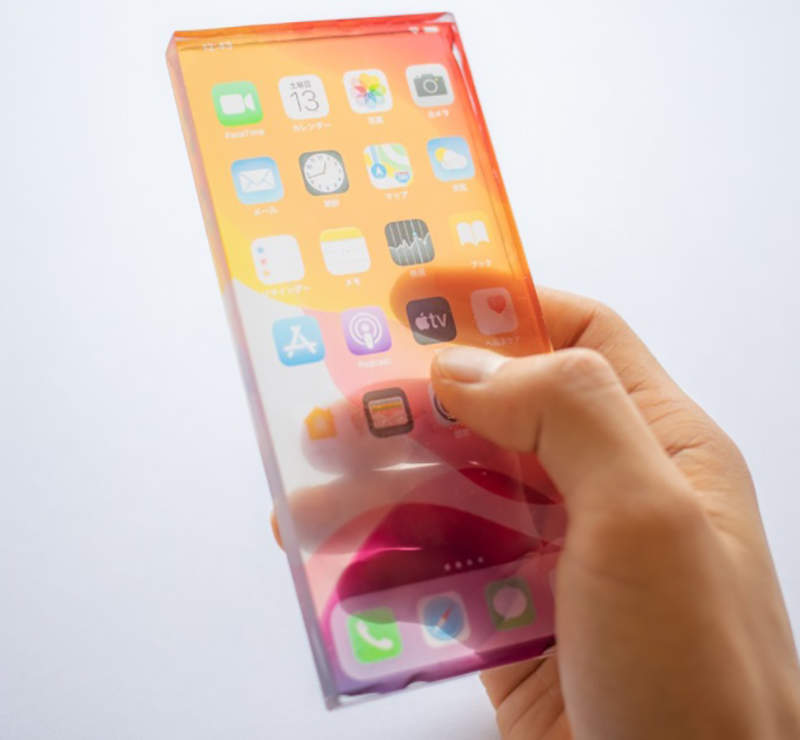 這究竟是第幾代《iPhone》？日本化學創作家一系列令人驚嘆的透明樹脂作品！