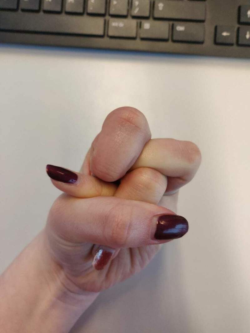 身體天賦挑戰《手指結印比賽》人家可以這樣打結,但我凹一下就開始痛了 身體天賦挑戰《手指結印比賽》人家可以這樣打結,但我凹一下就開始痛了