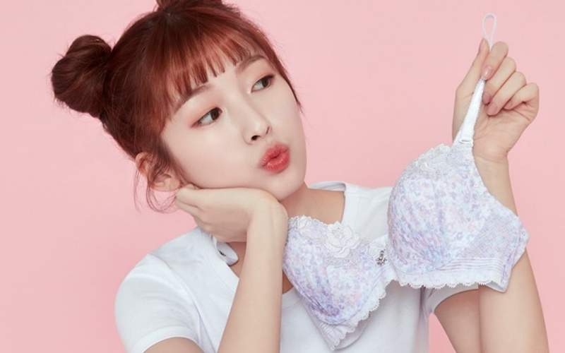 清純派《女團偶像》代言內衣　「胸罩只拿不穿」這樣稱職嗎？！