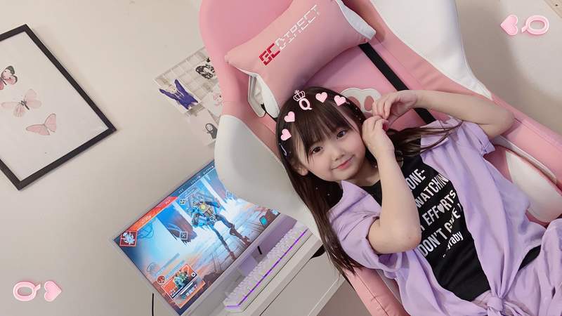 小1妹妹玩《要塞英雄》美少女超萌好可愛但那個技術怎麼練的那麼好(怕) 小1妹妹玩《要塞英雄》美少女超萌好可愛但那個技術怎麼練的那麼好(怕)