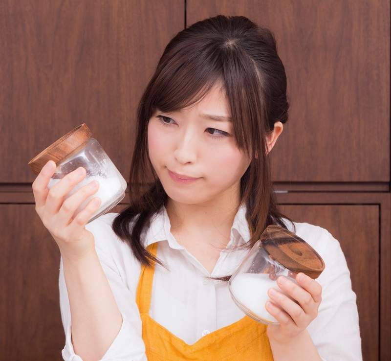 網友分享《調味罐底部凹凸紋路的秘密》東西用到最後常常黏住嗎?試試這招說不定有解喔 網友分享《調味罐底部凹凸紋路的秘密》東西用到最後常常黏住嗎?試試這招說不定有解喔