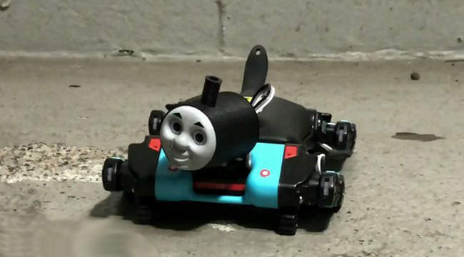 網友魔改《湯瑪士機械狗》這一天人們又回想起被恐怖笑容支配下的陰影 網友魔改《湯瑪士機械狗》這一天人們又回想起被恐怖笑容支配下的陰影