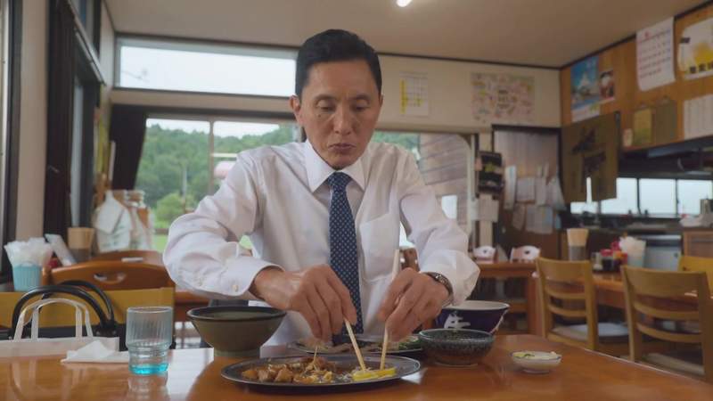 《孤獨的美食家教你擠檸檬》五郎不會弄髒手的妙計驚艷網友 日本中老年人都會這一招？