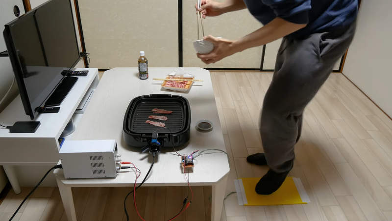 防疫宅科技《運動踩踏燒肉機》一邊運動一邊吃這樣就不怕發胖了(疑？)