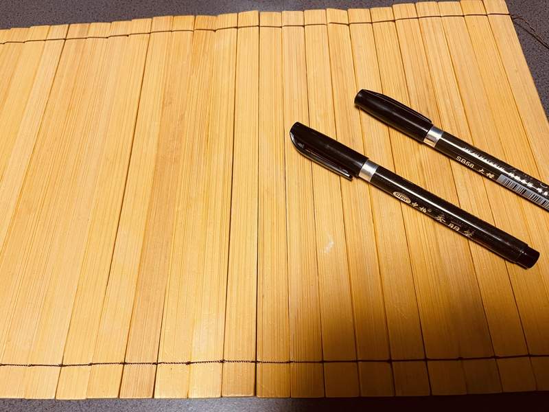 簡牘也能商品化《軍師竹簡》用小毛筆在上面書寫感受一下古代人的氛圍 簡牘也能商品化《軍師竹簡》用小毛筆在上面書寫感受一下古代人的氛圍