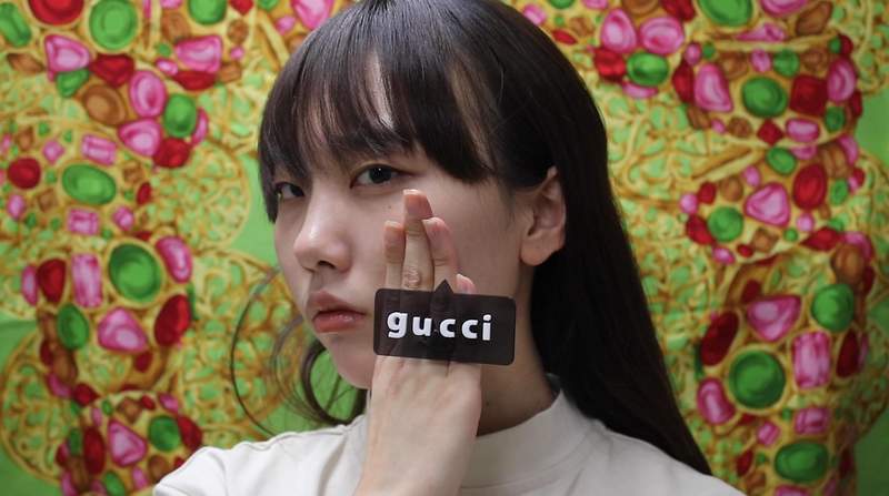 無用發明《網路標籤飾品》讓你在現實世界裡也能能為身上穿戴的名牌下tag 無用發明《網路標籤飾品》讓你在現實世界裡也能能為身上穿戴的名牌下tag