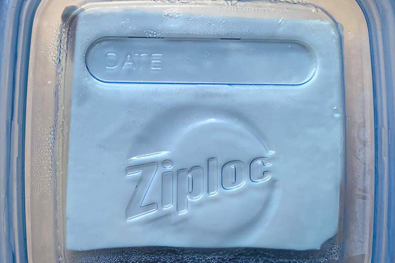 《用Ziploc保鮮盒放豆腐的結果》原本樸素的豆腐竟然變身自帶LOGO的帥豆腐(?) 《用Ziploc保鮮盒放豆腐的結果》原本樸素的豆腐竟然變身自帶LOGO的帥豆腐(?)