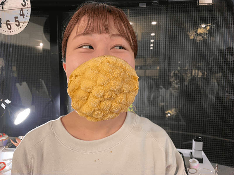 防疫新創意《菠蘿口罩麵包》一款能吃的口罩但真的會拿來吃嗎(汗)