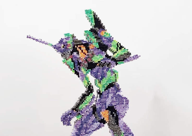 高手製作《棉花棒初號機》一根根拼疊染色十分具有耐心才能完成的作品 高手製作《棉花棒初號機》一根根拼疊染色十分具有耐心才能完成的作品