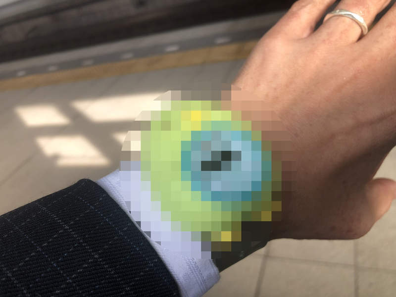 網友分享《女兒送把拔的企鵝手錶》今天就戴著它出門上班囉 網友分享《女兒送把拔的企鵝手錶》今天就戴著它出門上班囉