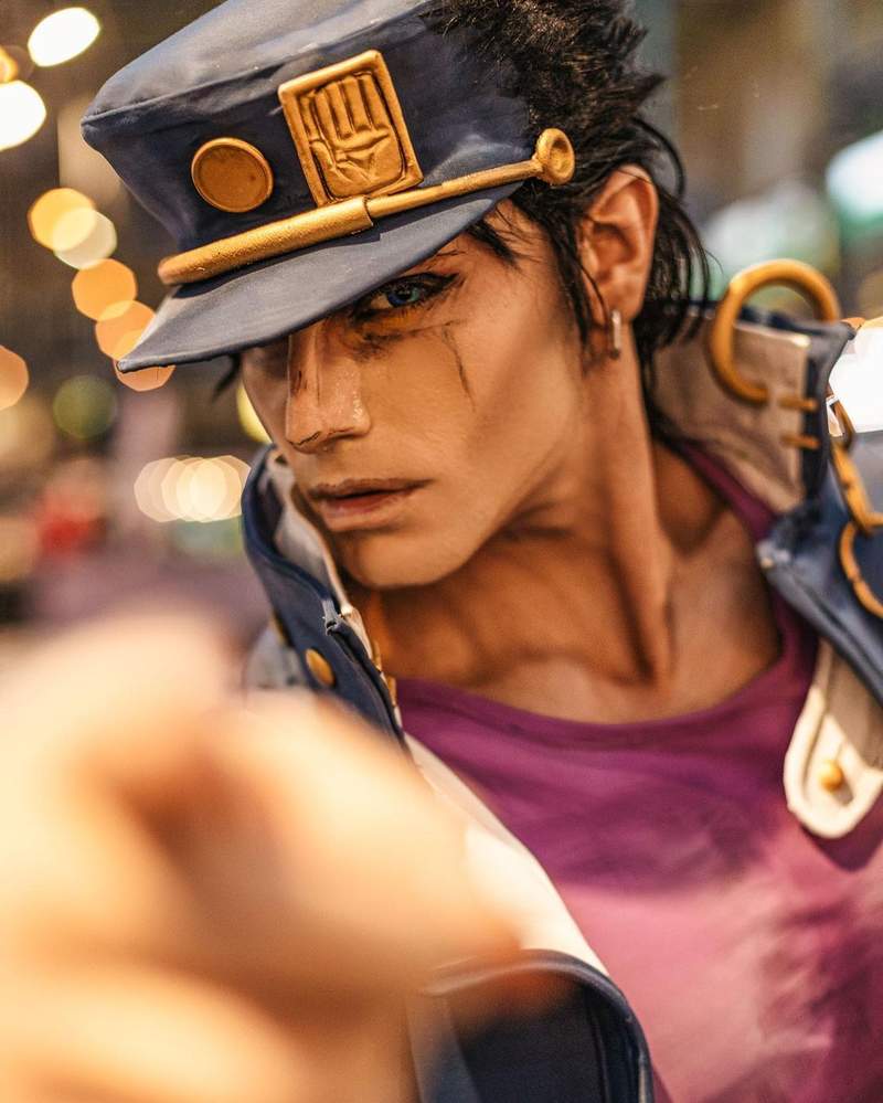 JOJO的奇妙冒險《空條承太郎COS》這相似度太高了，感覺從後面彈出一個白金之星也不奇怪啊