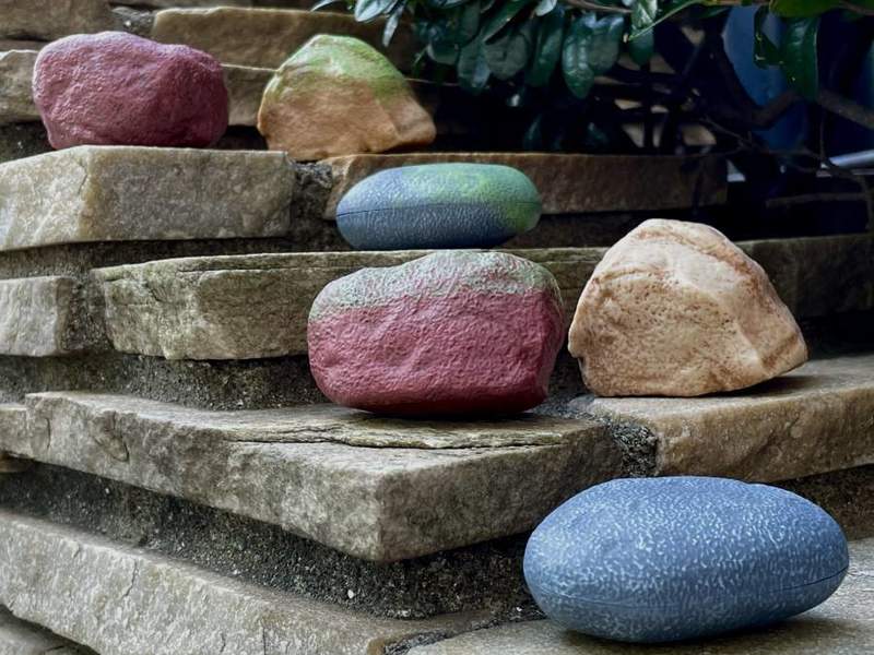 《石頭扭蛋》完全再現石頭外觀，讓你體驗扭蛋機轉出石頭的全新系列...