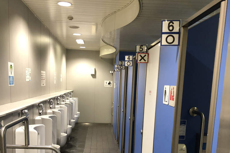 《日本車站廁所的創意標示》既省錢又能一眼辨別使用中與否的優秀效果引發瘋傳 《日本車站廁所的創意標示》既省錢又能一眼辨別使用中與否的優秀效果引發瘋傳