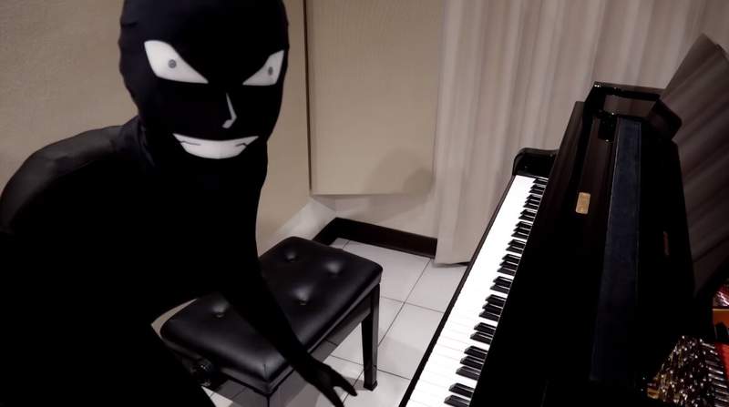 PanPiano露臉拍片彈奏《名偵探柯南BGM》一樣是露臉但跟想像的不一樣啊(汗) PanPiano露臉拍片彈奏《名偵探柯南BGM》一樣是露臉但跟想像的不一樣啊(汗)