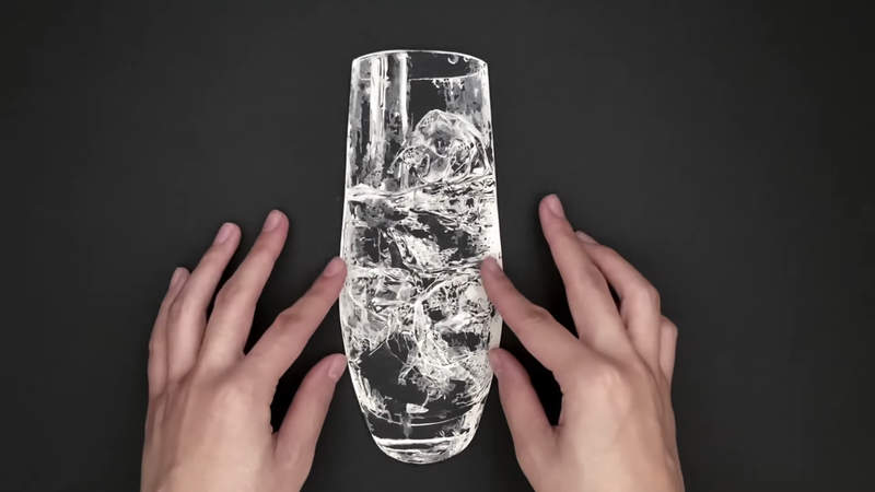 超逼真《玻璃質感紙雕切繪》不說會讓你以為這是真的玻璃杯